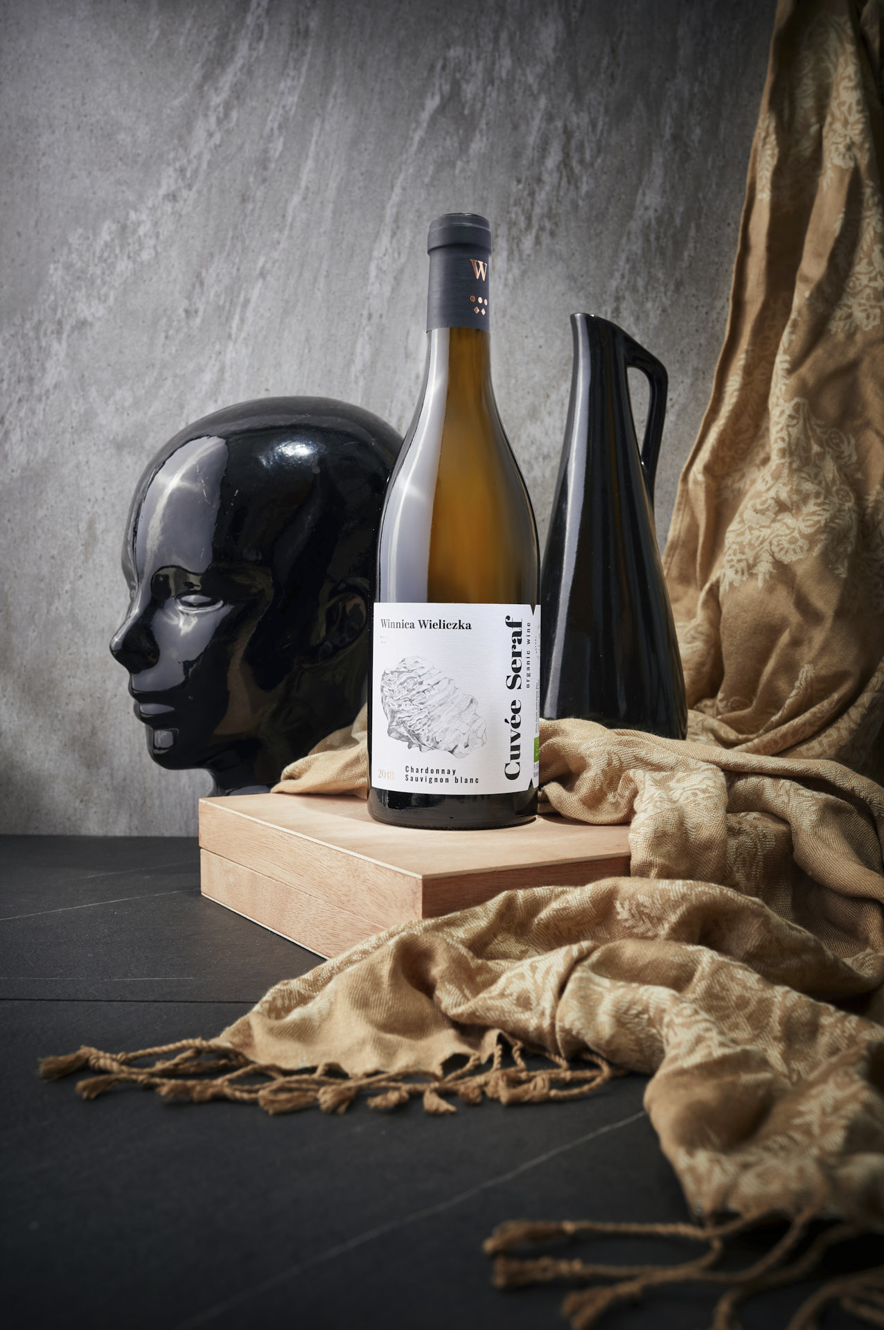 Fotografia reklamowa wina wykonana przez Mateusza Drozda dla Winnicy Wieliczka